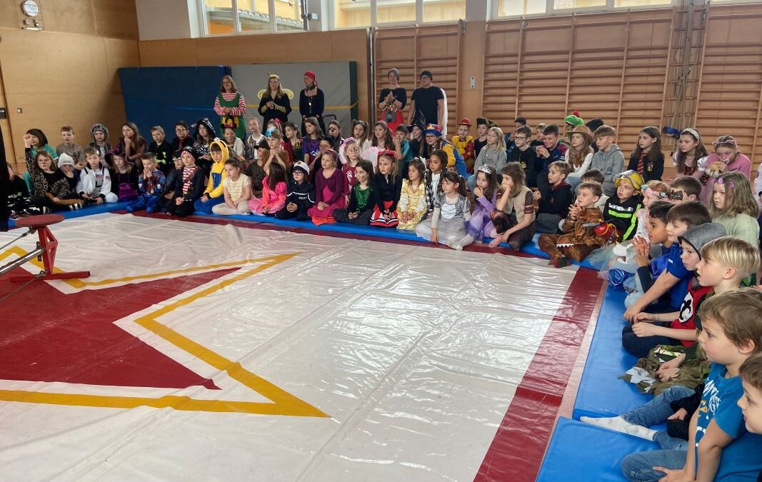 Fasching mit Zirkusvorstellung